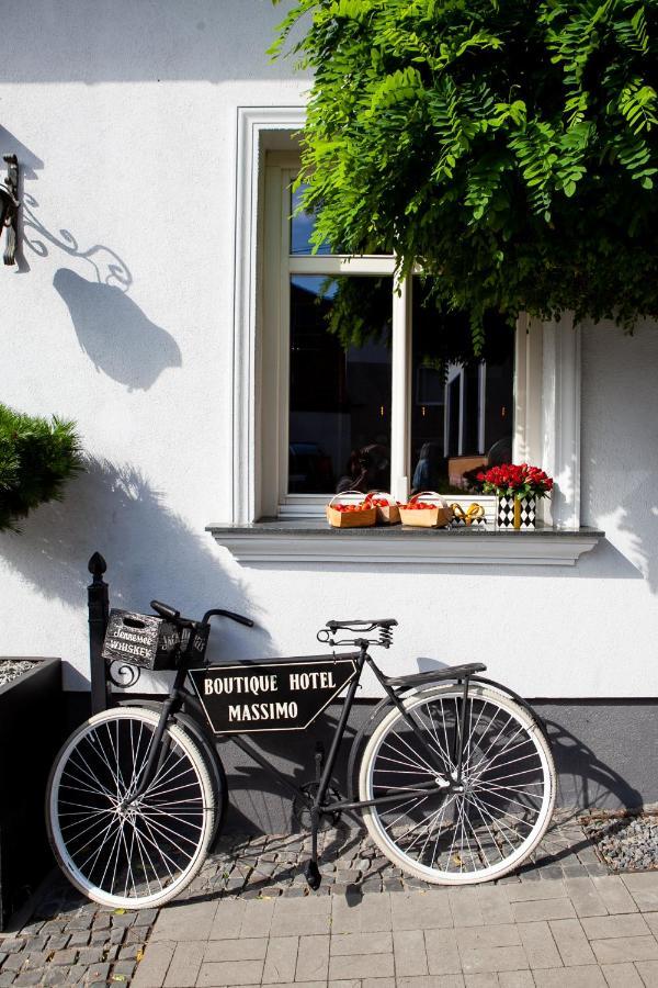Boutique Hotel Massimos Наместово Экстерьер фото