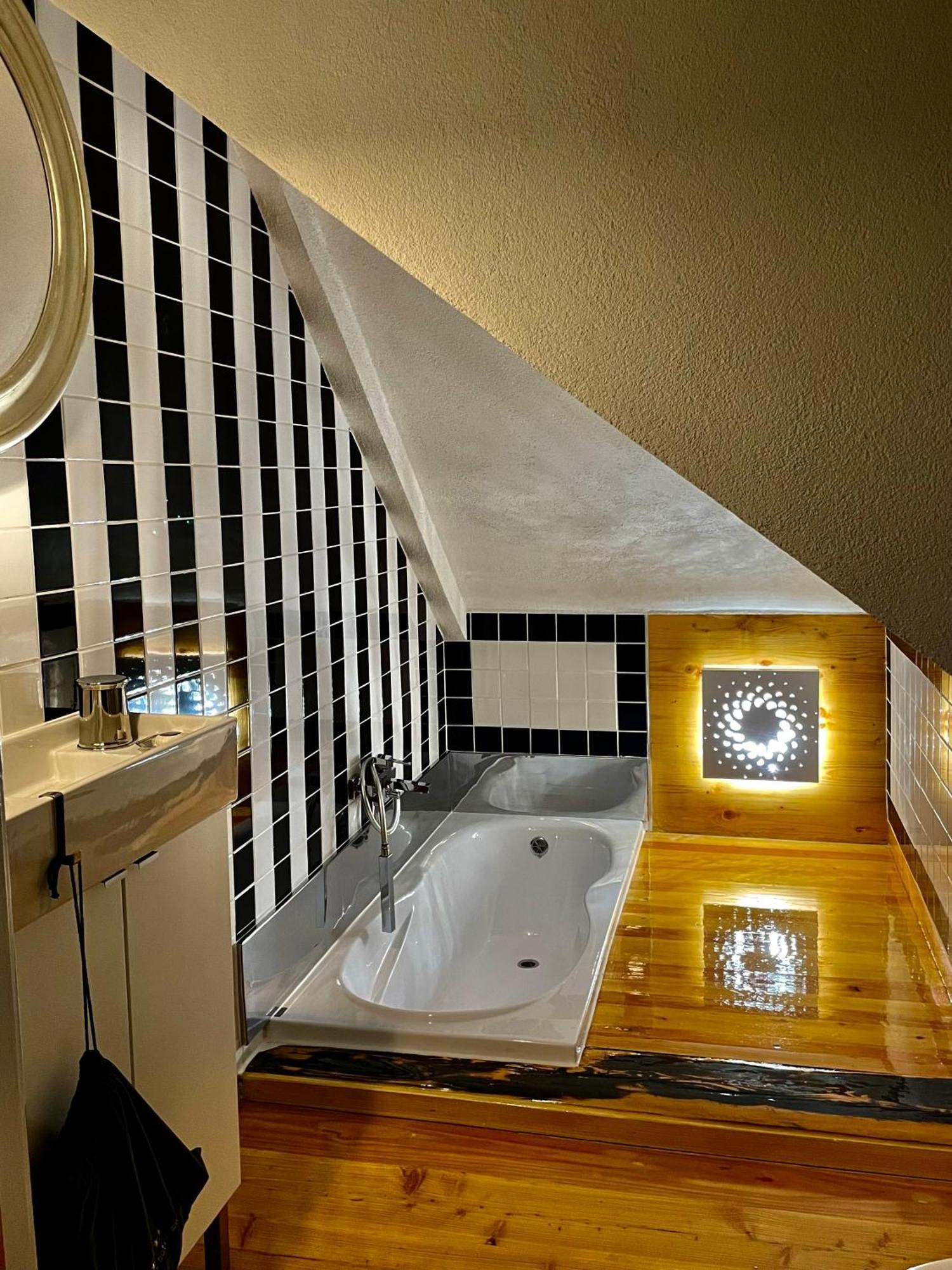 Boutique Hotel Massimos Наместово Номер фото